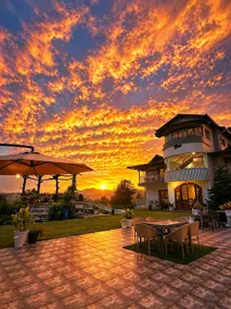Luxe Villa in Mukteshwar 360°View|Sunrise|Sunset - Image 3