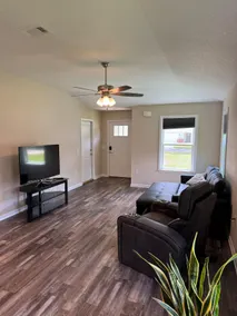 Quiet New Build Near Eglin, Clean & Comfortable - Image 5