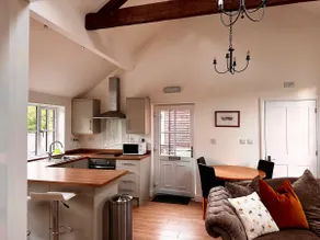Larch Apartment Little Houghton - Image 3