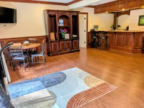 Spacious Suite w/ Private Sauna and AC in City - Image 3