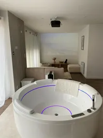 La Perle | Peaceful and intimate • Terrace + Jacuzzi - Image 2