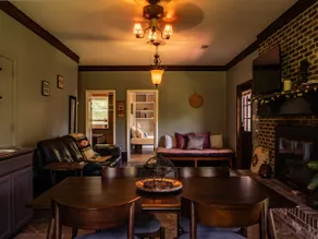 Tree-View Country Cabin - on the Hill - Image 3