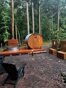 Vintage Trailer and Barrel Sauna Private Villa Limited to One Group Per Day - Image 5