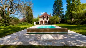 Charming property with heated pool - Image 5