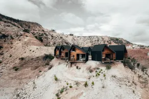 Luxury Lakefront Cabins in the Desert - Image 2