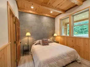 Vermont Cedar Cottage | Fireplace & Pond Views - Image 4