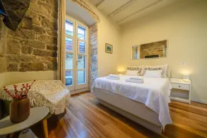 Quiet Old Town 4BR w/ Private Terrace - Image 5