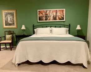 The Enchanted Hideaway: Cozy Firepit & King Bed - Image 2