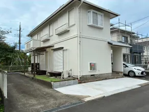 Free parking. Perfect for golf trips and family trips. An entire building that can sleep one person in each of the 4 rooms! - Image 2
