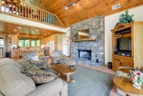 Almond Vacation Rental w/ Mountain Views! - Image 2