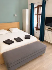 Emerald Cocoon – Comfort, Terrace and Activities - Image 2