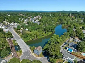 Cozy Apartment with River Views in Greenwich, NY - Image 5