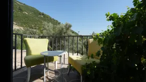 Stay at Yellow House in Yeşilüzümlü. - Image 4