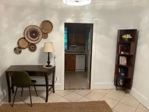 The Johnson House - Image 4