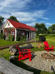 Cozy cabin by the pond on 1850’s farm - Image 2