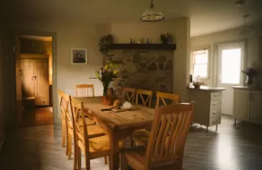Longford Holiday Red Rose Self Catering Cottage - Image 3