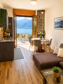 Dudi Jolie House - Jacuzzi, Solarium & Lake view - Image 4