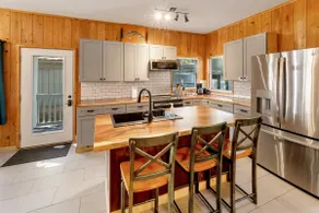Unique New Remodel Close to Beach and Golf - Image 4