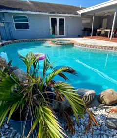 North Lauderdale pool home - Image 5