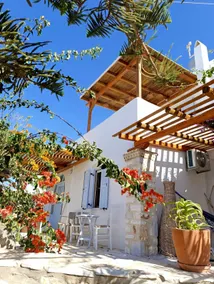 Private apartment in a Cycladic house - Image 3