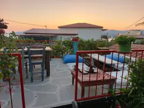Aegean House with Authentic Garden at Walking Distance to the Beach - Image 4