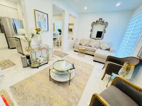 Luxury Home in Toronto (Mississauga) - Image 2