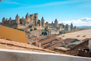 Rooftop N°38 – Medieval City View and Air Conditioning – Apt 1 - Image 2
