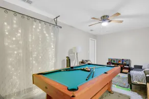 Sleeps 10 | Game Room + Pool Table | Truck Parking - Image 2