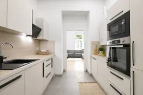 3 Stops to City Center | Bright Design-Apartment - Image 3