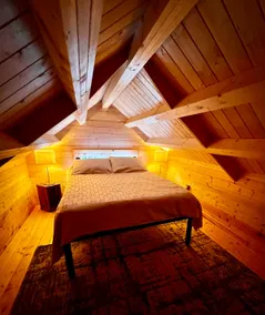The Hampton Cabin - Image 2
