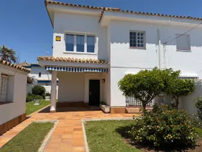 Beachfront villa, La Barrosa - Image 2