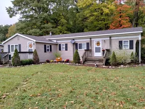 Bernies Place 2 Bedroom Home with auxiliary Room - Image 2