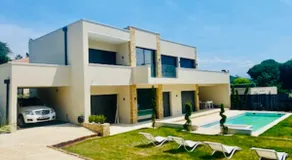 Contemporary 200 m² villa, swimming pool, billiards table - Image 4