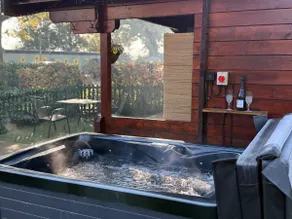 Leveret’s Rest Log Cabin & Private Hot Tub - Image 5