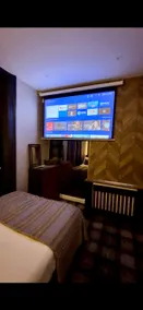 City apartment with cinema and parking (sleeps 4) - Image 5