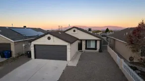 Cozy Family Home with 3bed 2 bath - Image 4