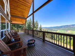 Luxury Home with Stunning Views - Image 3