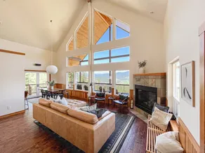 Luxury Home with Stunning Views - Image 2
