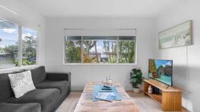 Coastal Palms Hideaway - Image 4
