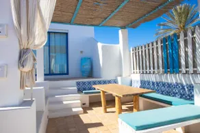 Azurite-style Djerbian villa with private pool - Image 2