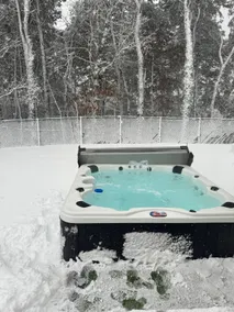 Priv. Hot Tub-King Bed-Fireplace-Season pond view - Image 2