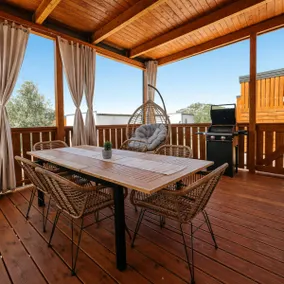 Rose Diamond Villa - cosy, large, family mobile home, free wifi and parking - Image 4