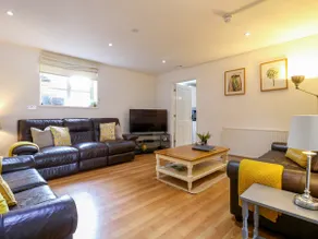 BB House - Image 2