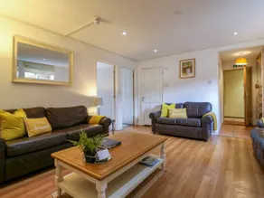 BB House - Image 3