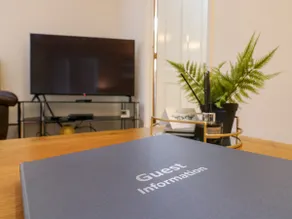 BB House - Image 4