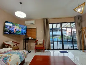 Diony's Patio - Image 2