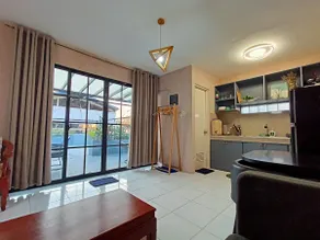 Diony's Patio - Image 4