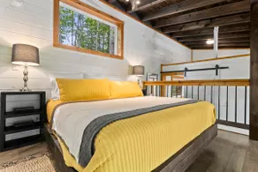 Unique Luxury Cabin w/ King Bed/Hot Tub in RRG! - Image 5