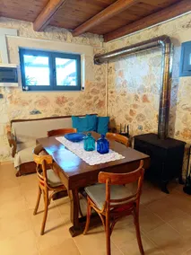 Cozy cottage with sea views - Image 5