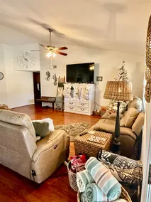 Peaceful 4BR/2 Bath* Heated Pool* Hot Tub* - Image 2
